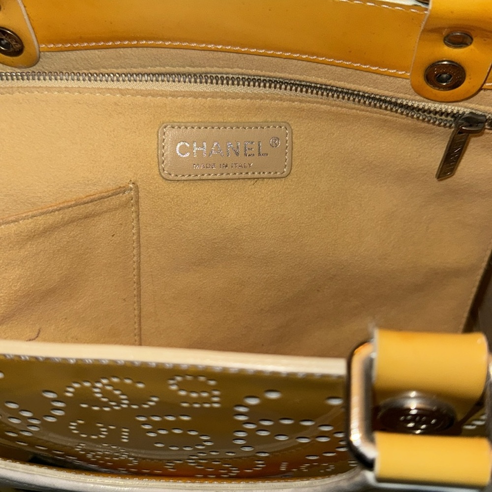 CHANEL COCO 5 resort patent yellow shopper shopping tote bag beach resort - Picture 6 of 12
